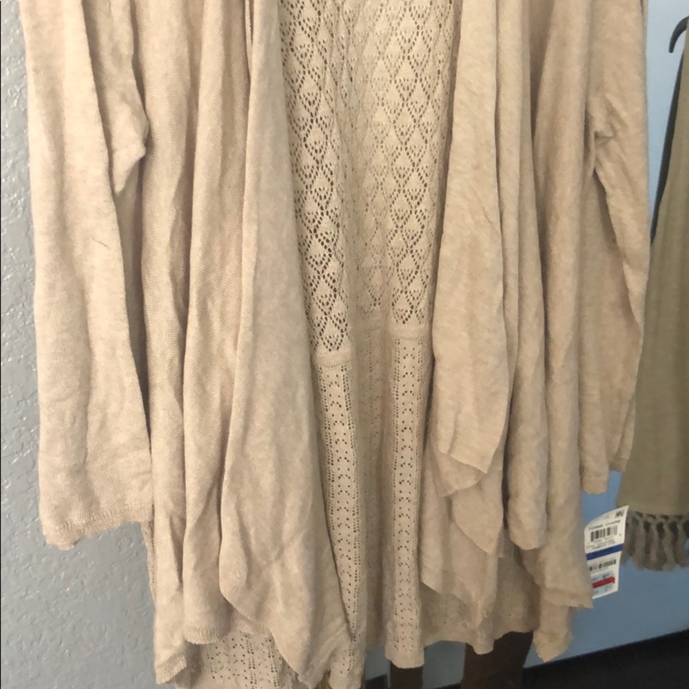 Cardigan - Picture 2 of 7